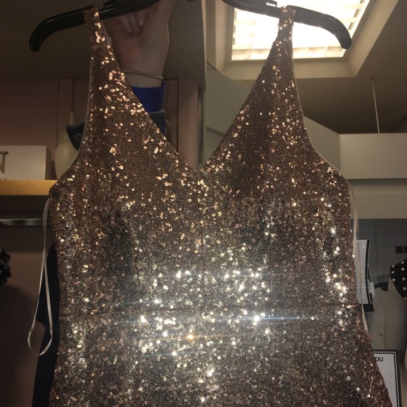 Champagne gown 🥂 - Picture 5 of 8